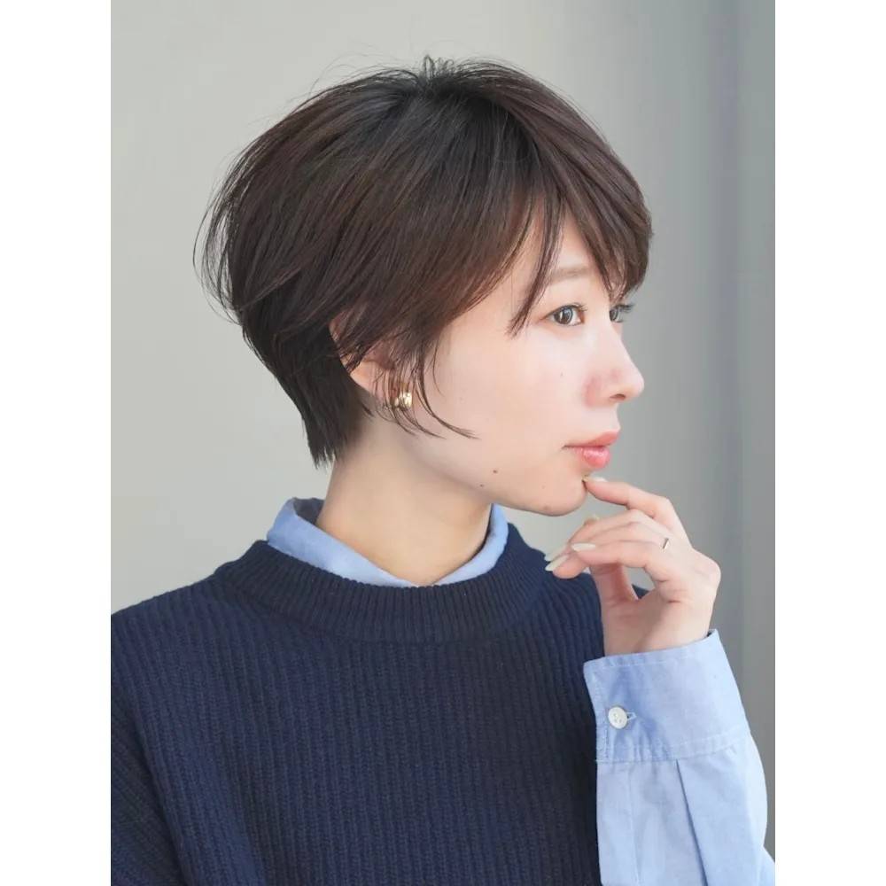 美シルエットな前下がりショート