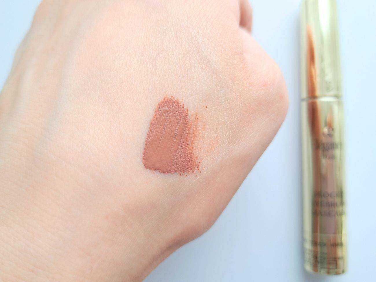 Elégance(エレガンス) フロッキー アイブロウ マスカラ WN50の手元スウォッチ