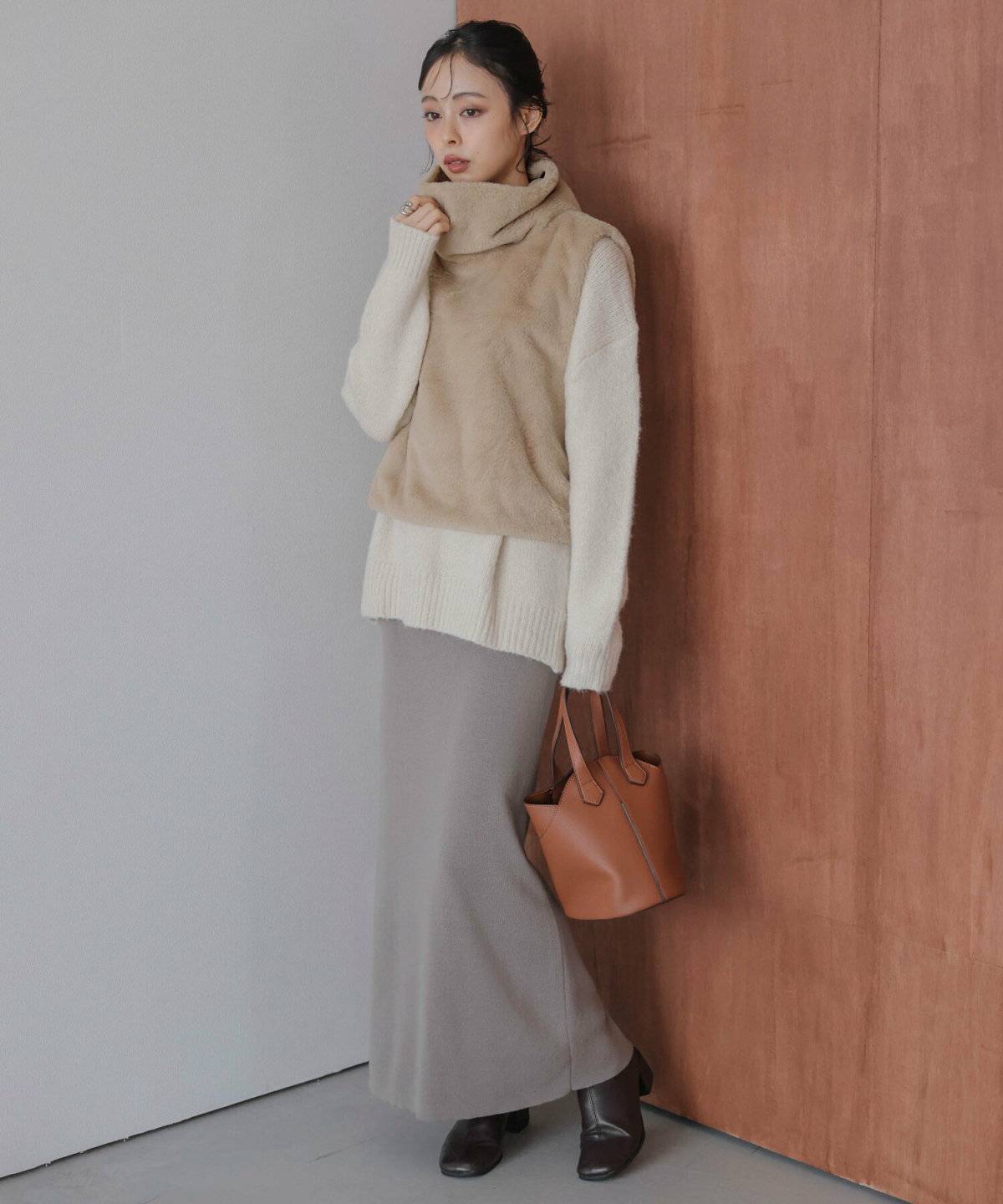 スカートコーデの女性