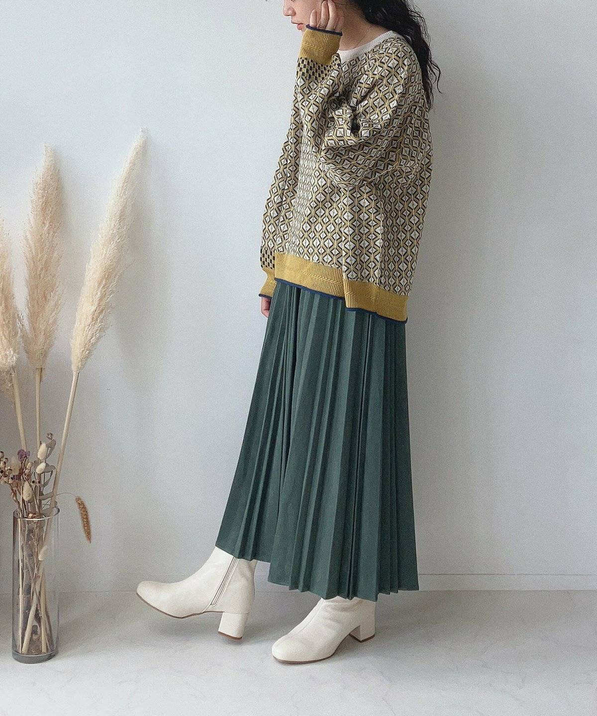 スカートを履いた女性