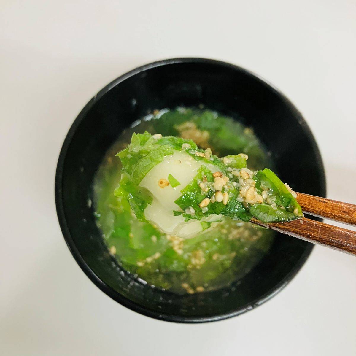 サッポロ一番公式の「サッポロ一番でお変わり ねぎだくスープ餅」のレシピ