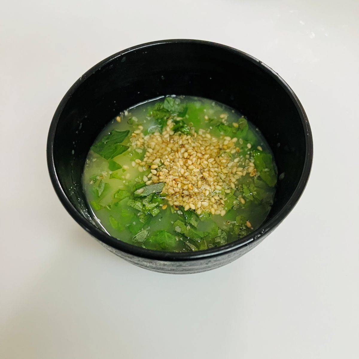 サッポロ一番公式の「サッポロ一番でお変わり ねぎだくスープ餅」のレシピ