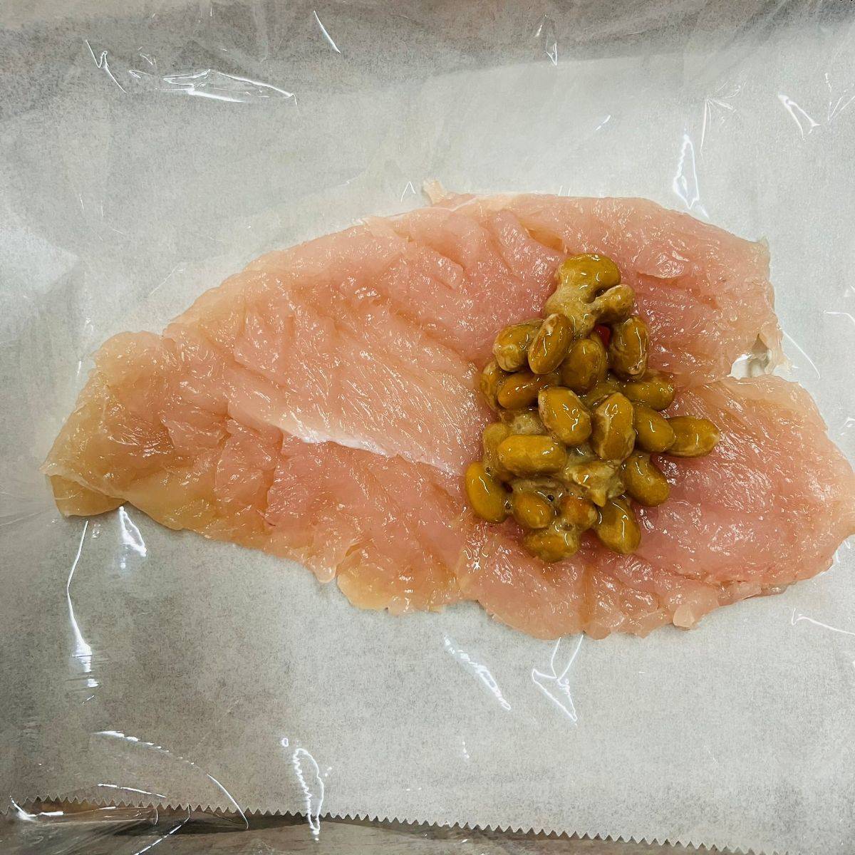 タカノフーズ公式の「鶏肉と納豆のハーブパン粉焼き」のレシピ