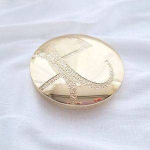 とんでもなく美肌見えする……。持っていて損なしの「神パウダー」