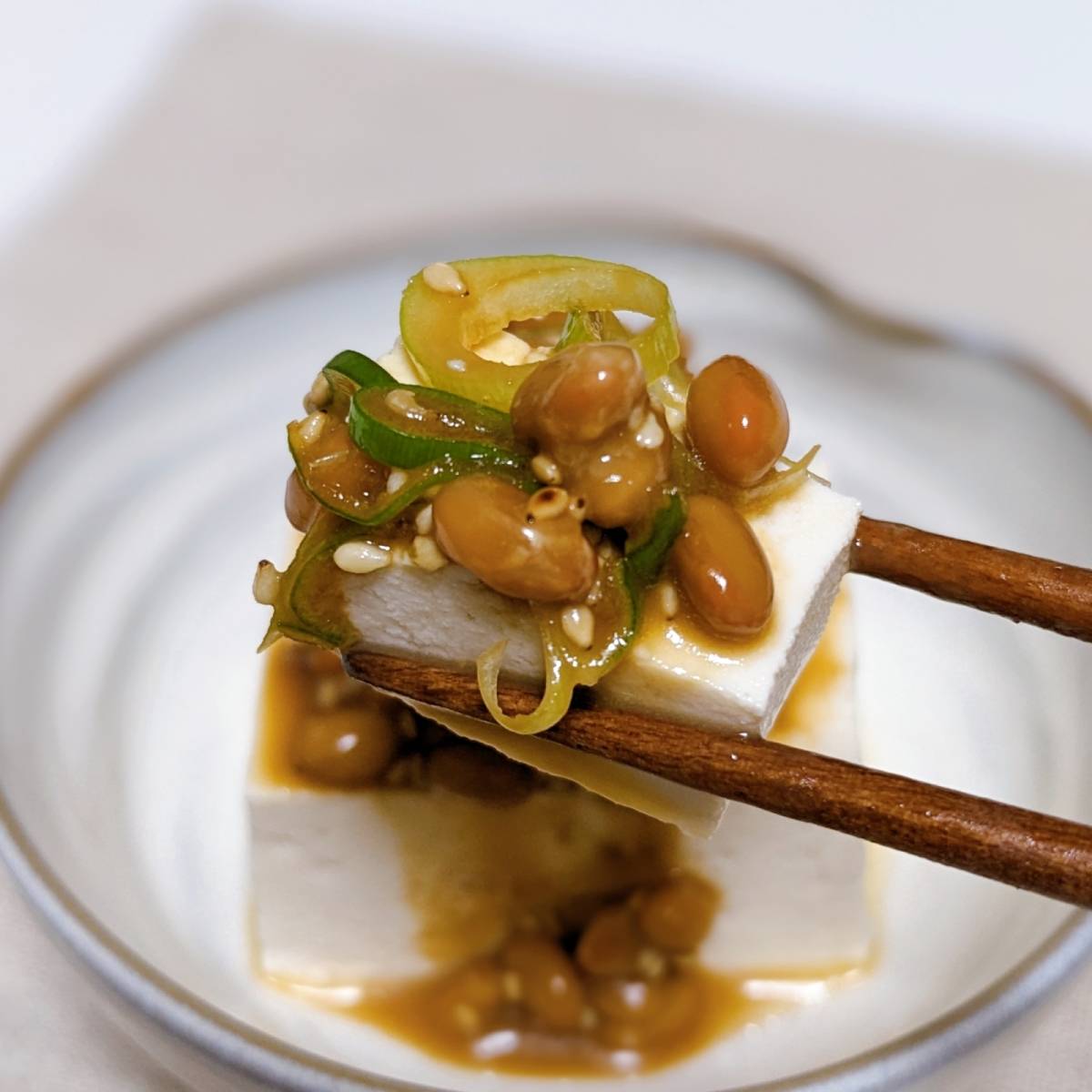 タカノフーズ公式の「煎りごまなっとうふ」のレシピ