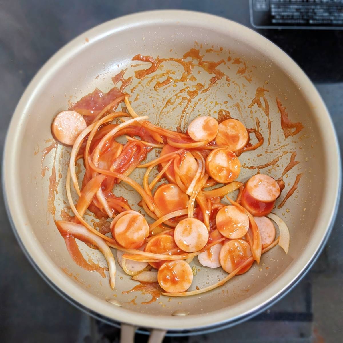 ニッスイ公式の「おさかなのソーセージのナポリタン」のレシピ