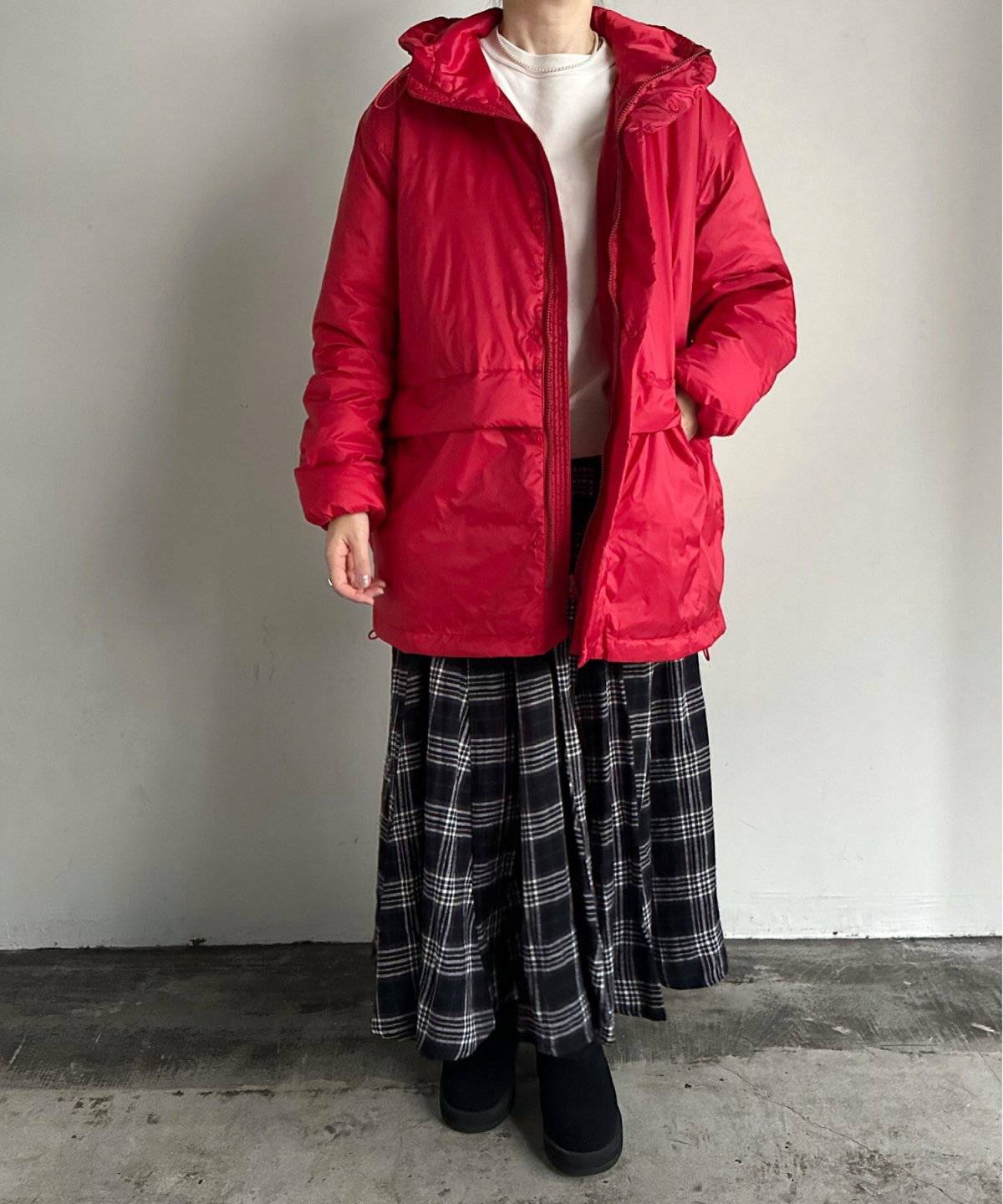 スカートコーデの女性