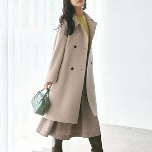 淡色なのに驚きの細見え術……！ぽっちゃりさん向けベージュコーデ集