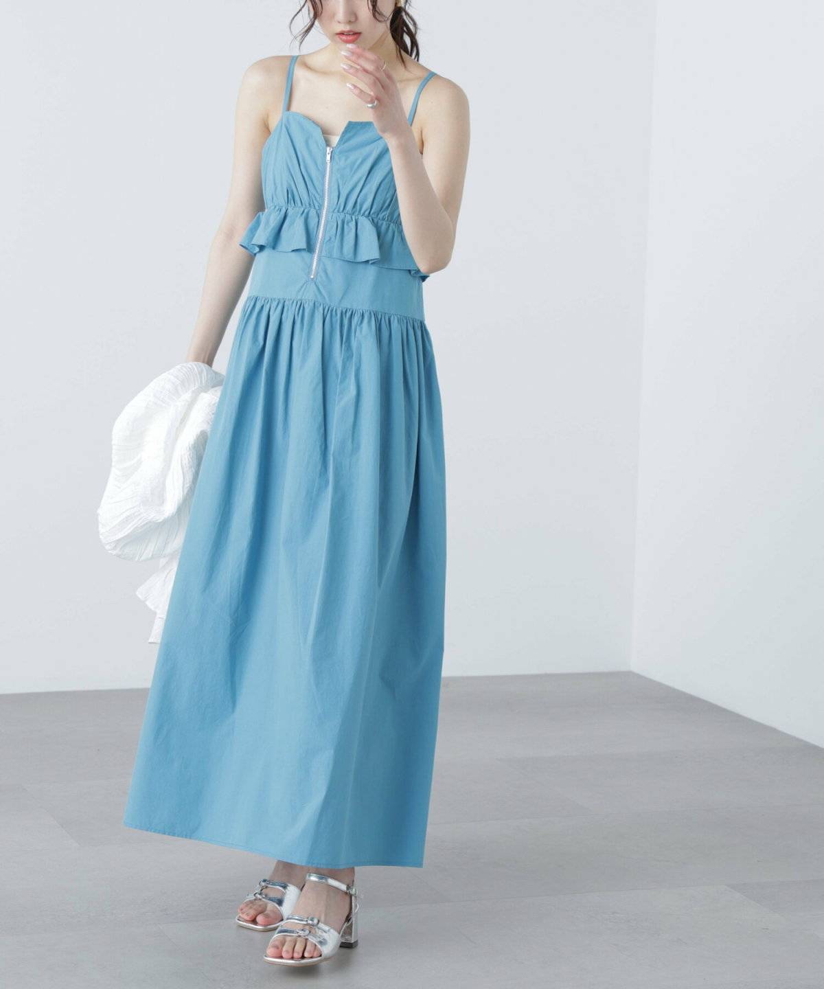 夏コーデの女性