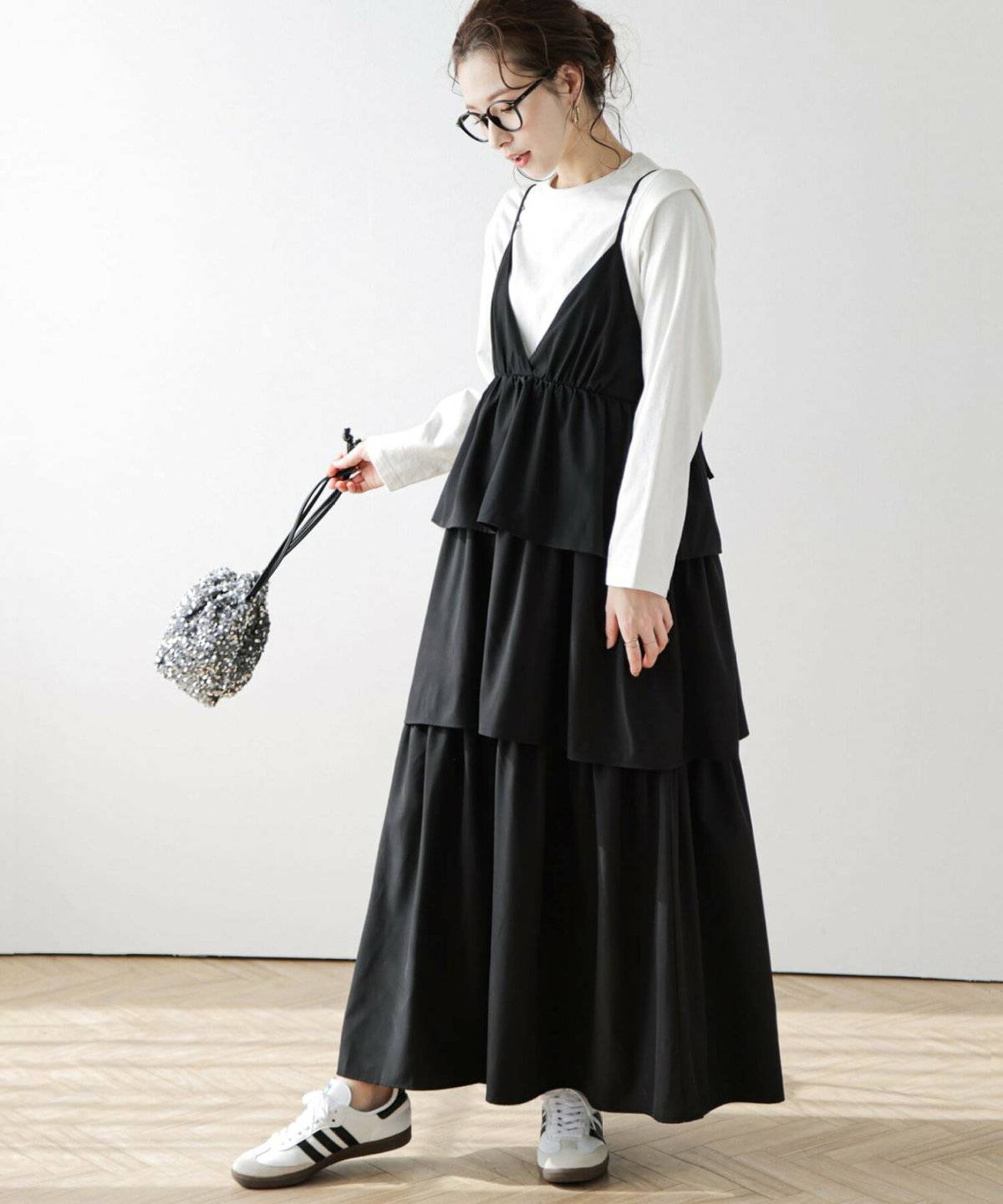 秋コーデの女性