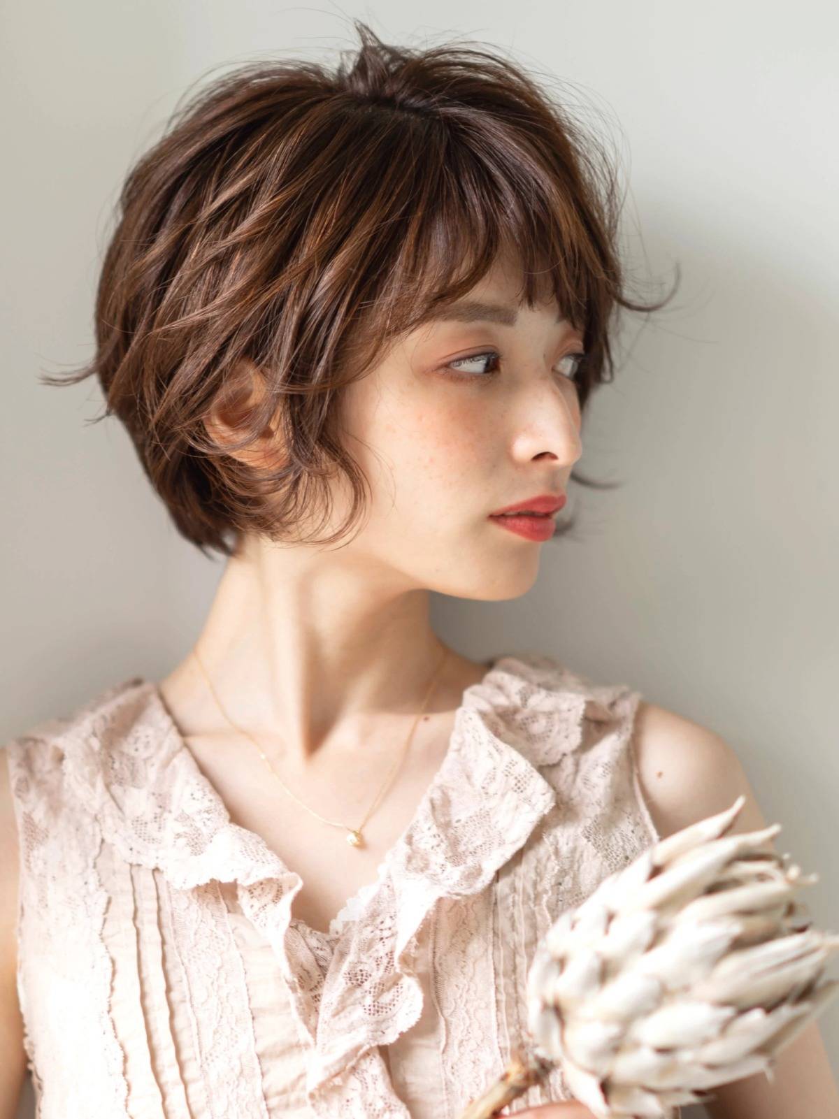 ココアブラウンのゆるパーマショート