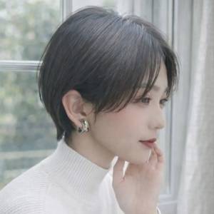  きれいめマッシュショート 