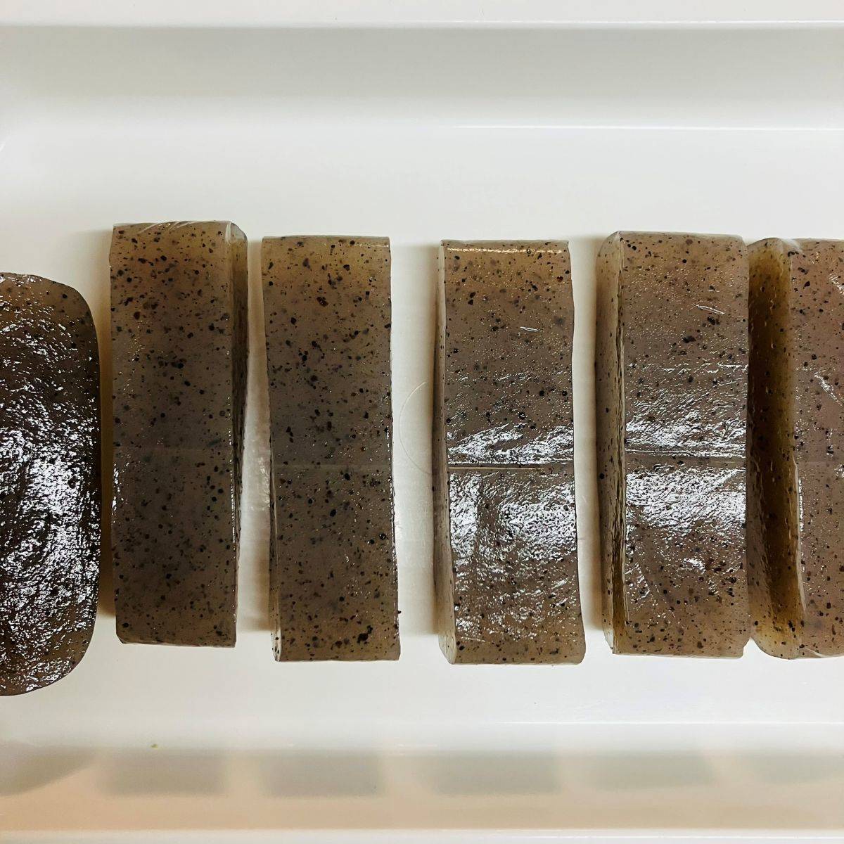 ヤマキ公式の「甘辛豚巻きこんにゃく」のレシピ