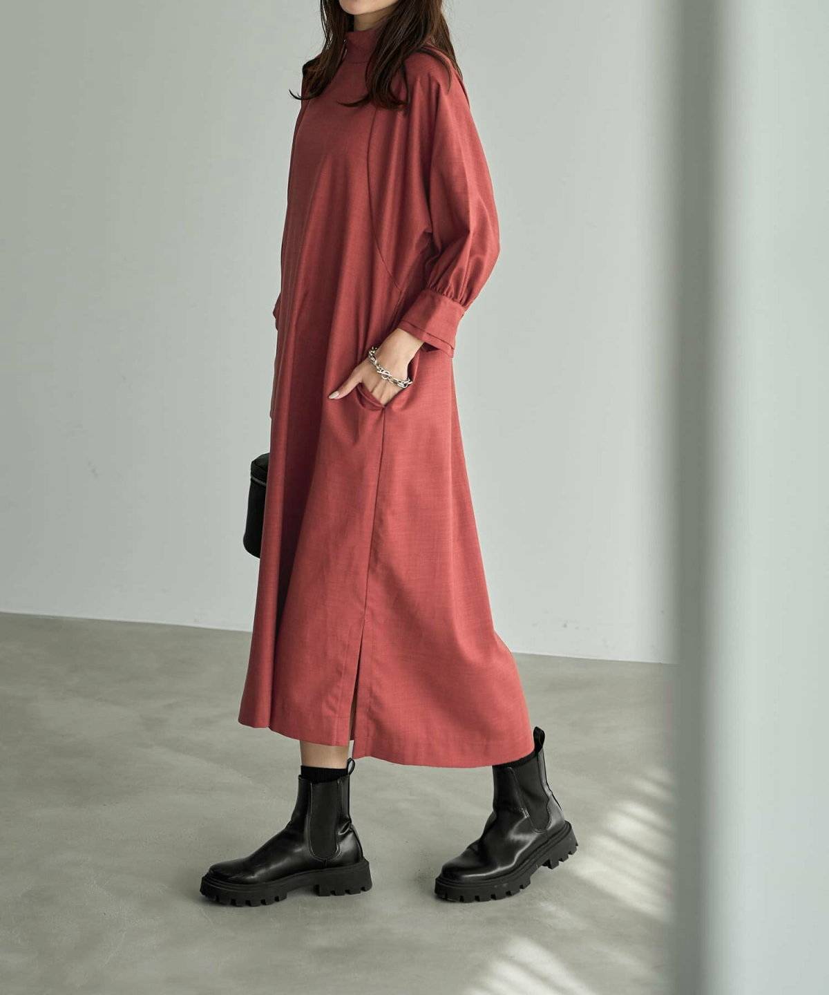 オレンジのガーゼワンピースコーデ