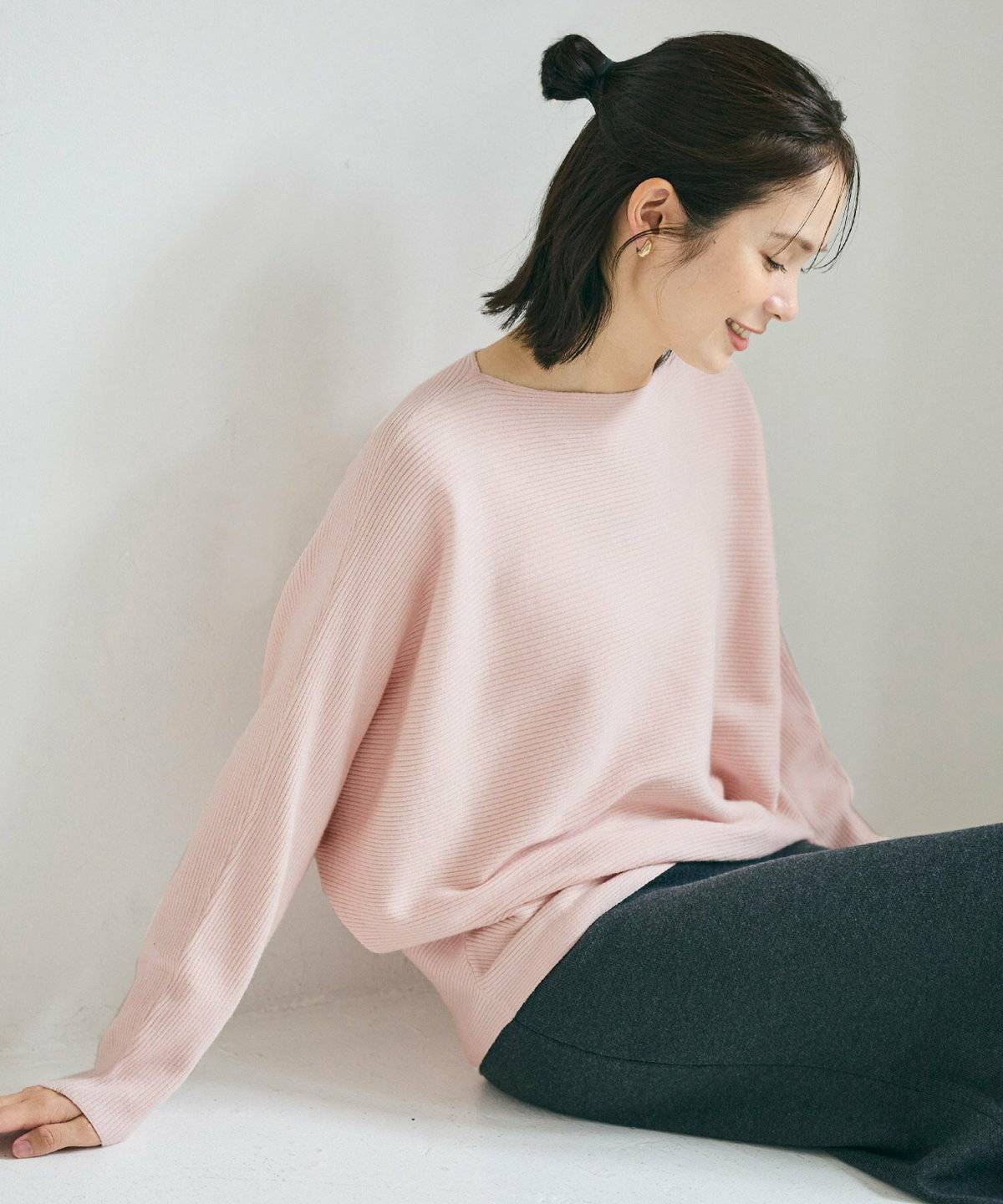 スカートコーデの女性