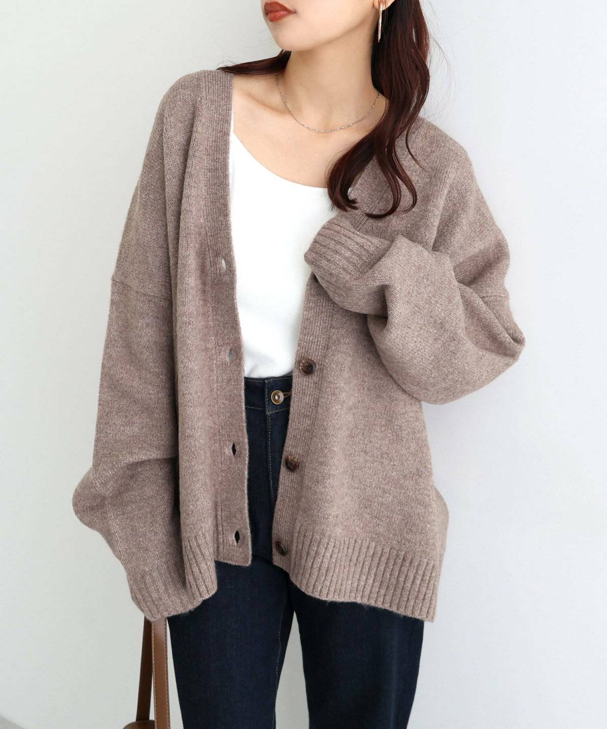 パンツコーデの女性