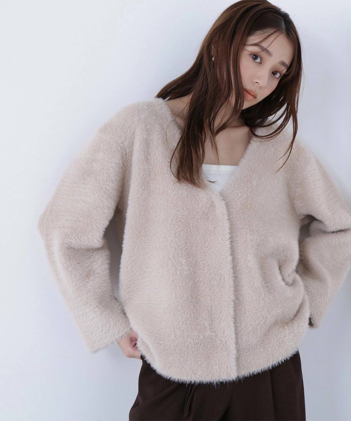 NATURAL BEAUTY BASIC Vネックシャギー接結コーディガン