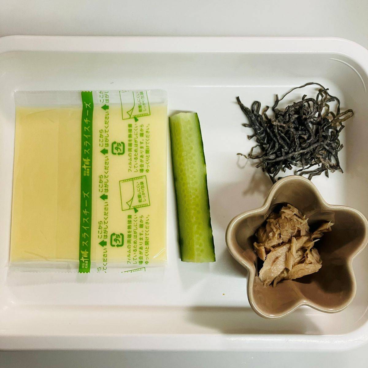 くらこん公式の「塩こんぶ入りチーズ巻き」のレシピ