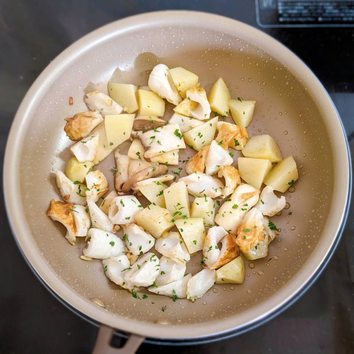 ニッスイ公式の「活ちくわとじゃがいものガーリックソテー」のレシピ