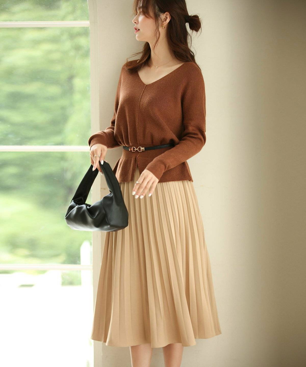 スカートコーデの女性