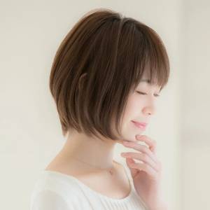  ナチュラル前下がりボブ 