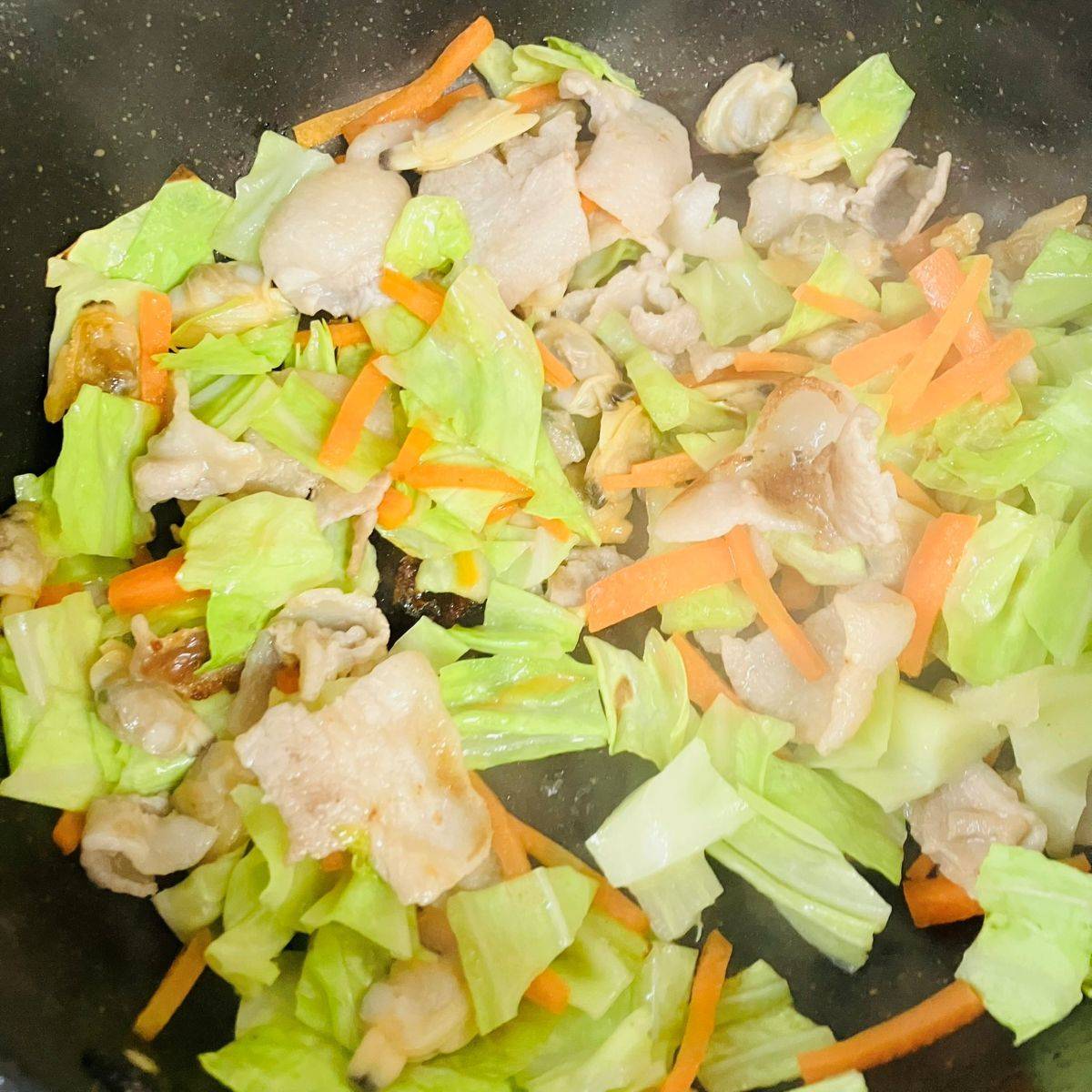 マルちゃん公式の「焼そばめし」のレシピ