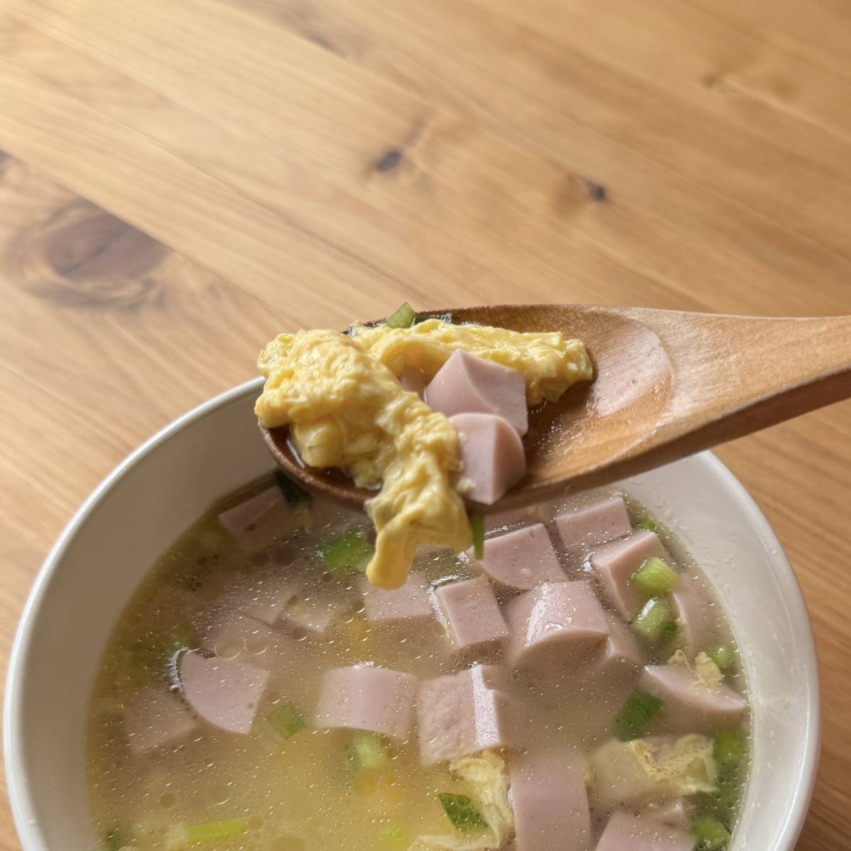 ニッスイ公式の「おさかなのソーセージ入りのコーンスープ」のレシピ