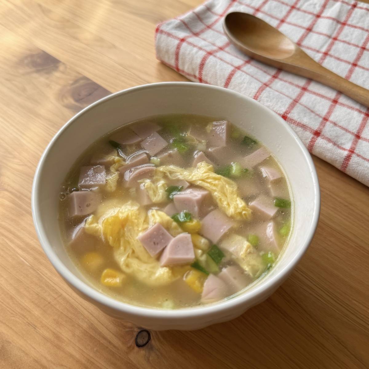 ニッスイ公式の「おさかなのソーセージ入りのコーンスープ」のレシピ