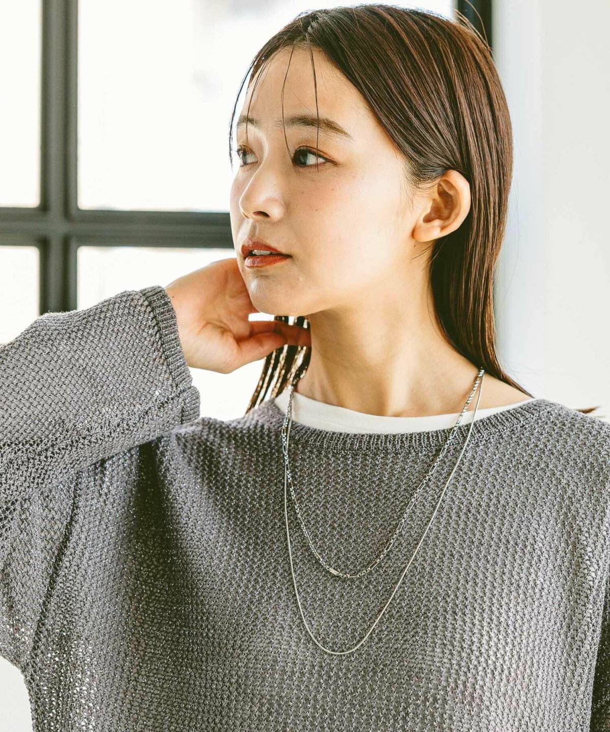 春コーデの女性