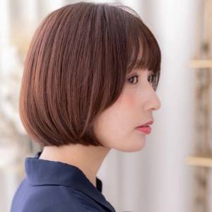  ローズブラウンのレイヤーボブ 