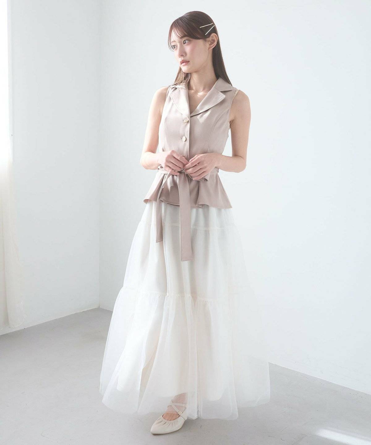 スカートを履いた女性