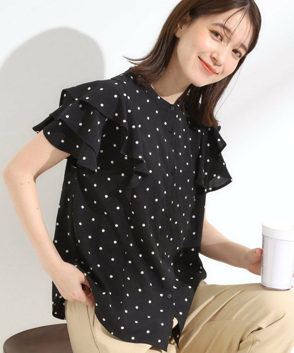 スカートを履いた女性