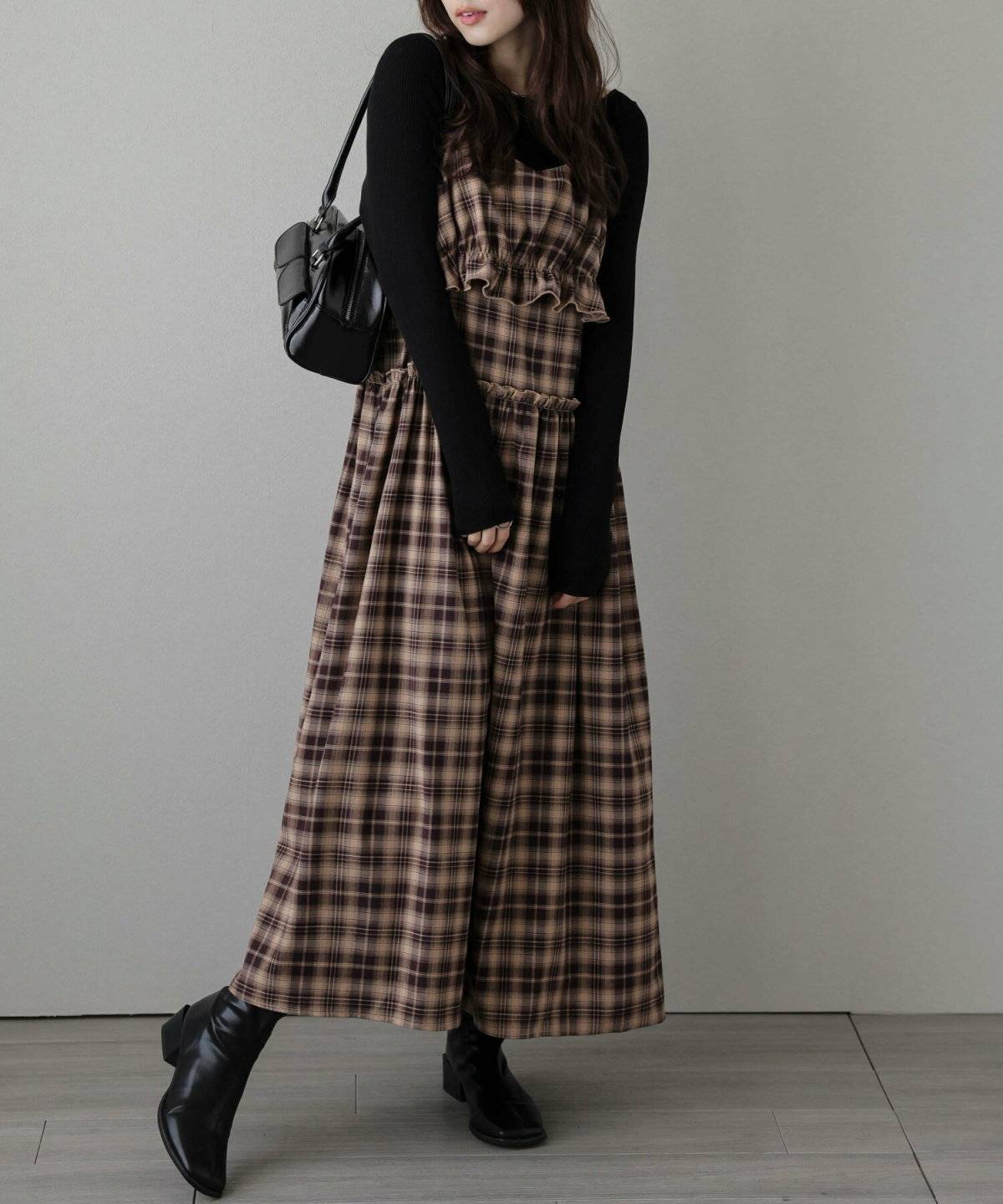 ワンピースを着た女性