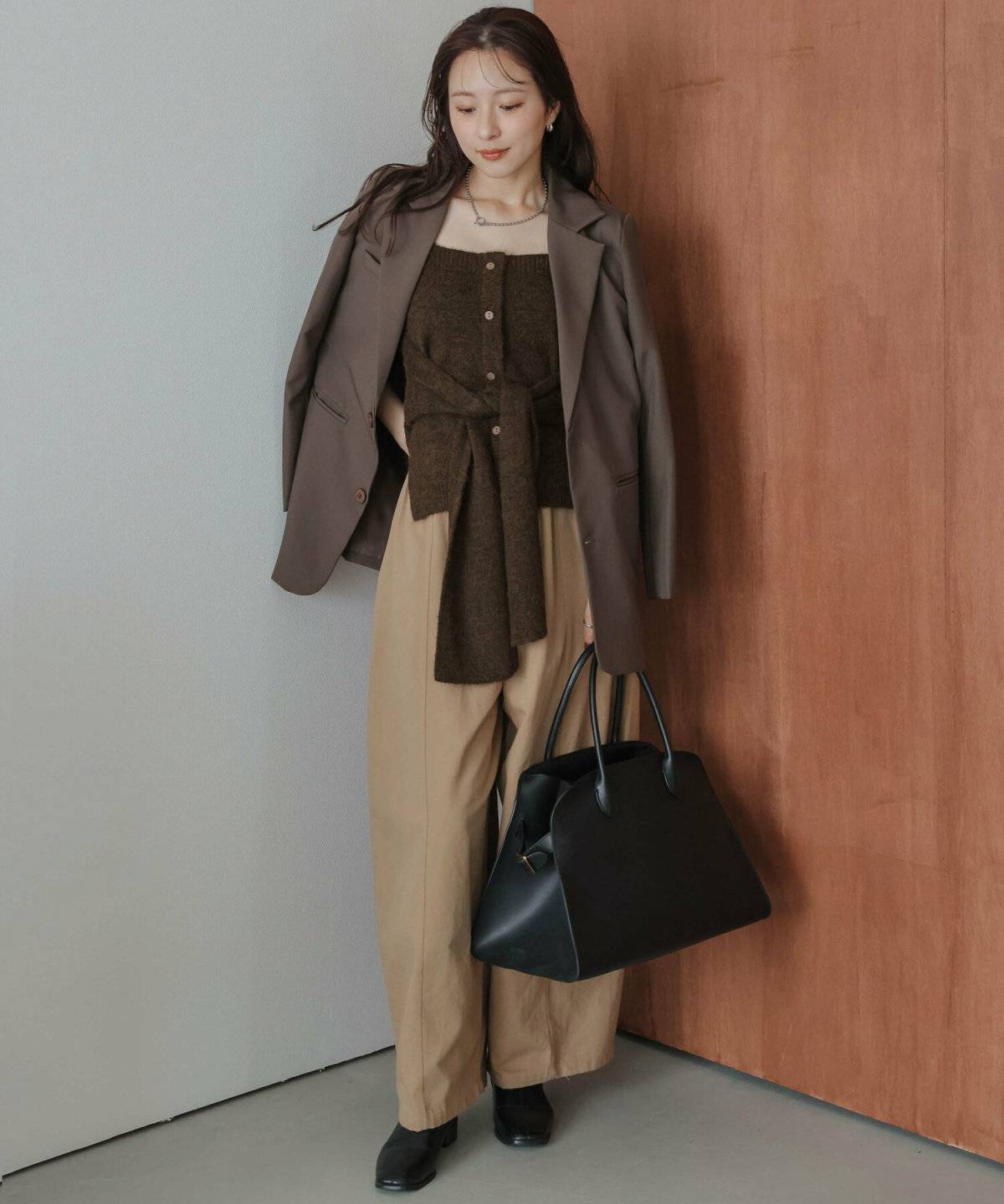 ニットキャミソールコーデ