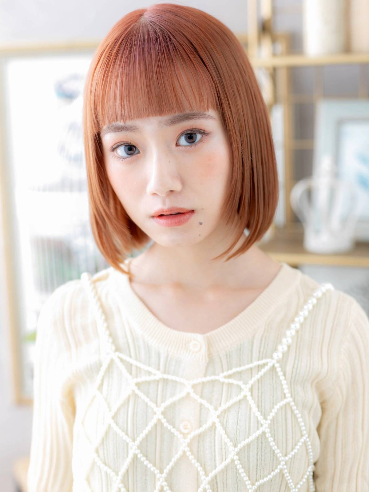 オン眉ぱっつん前髪のボブ