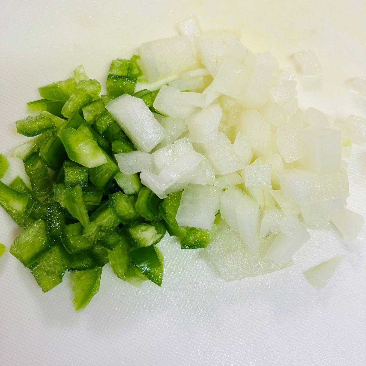 JAグループ公式の「トマトソースの粒々ピザ」のレシピ