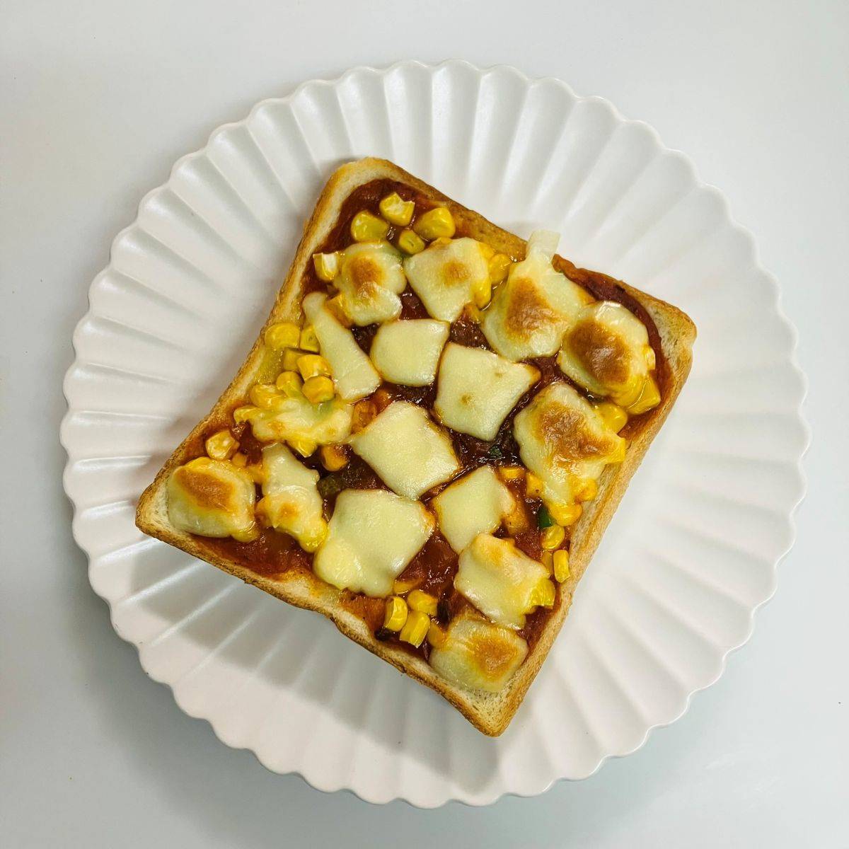 JAグループ公式の「トマトソースの粒々ピザ」のレシピ