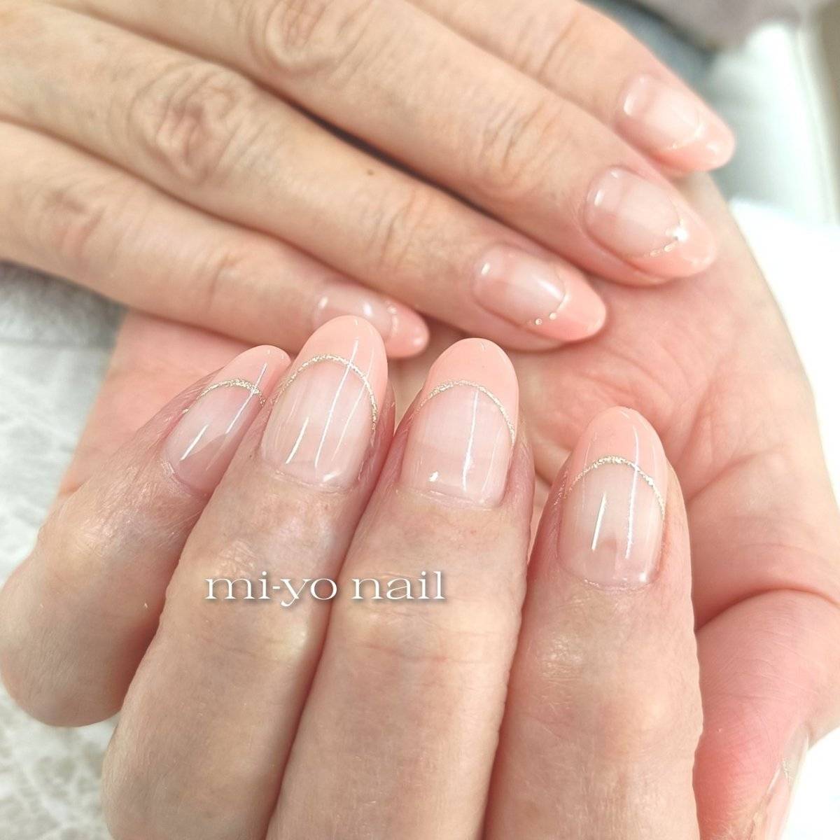 コーラルピンクネイル