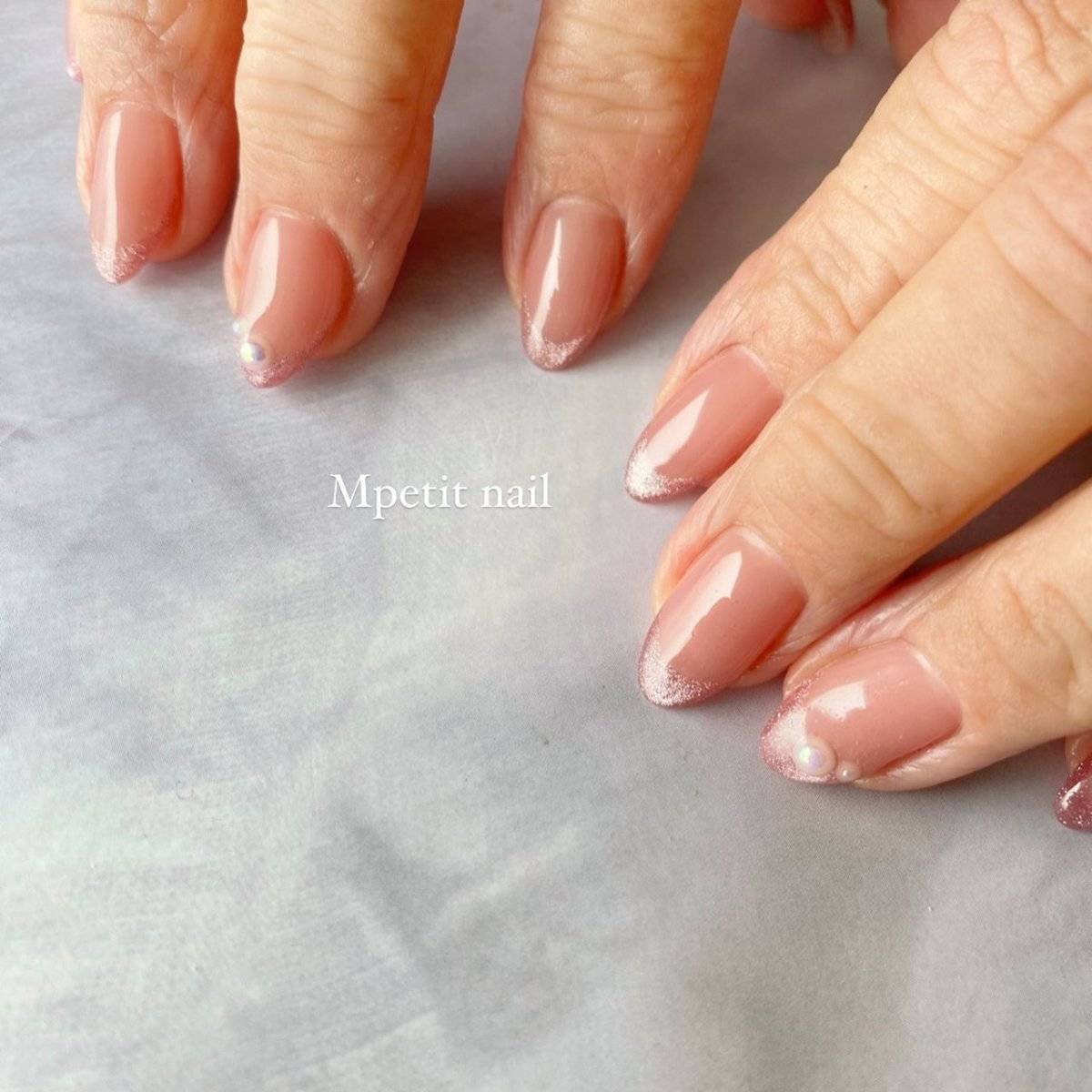 コーラルピンクネイル