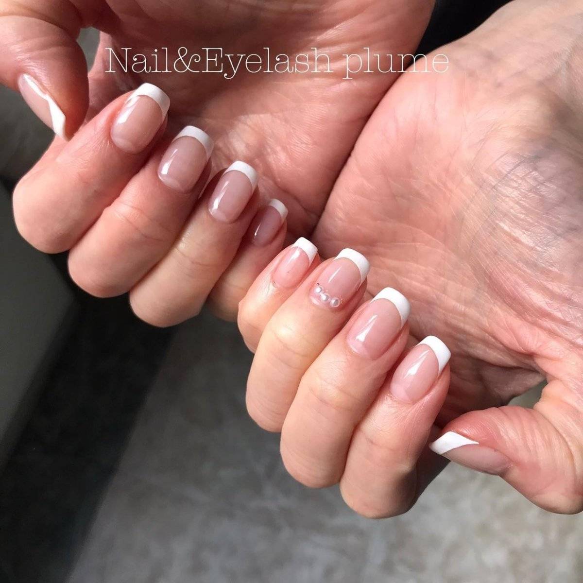 透け感ピンクネイル