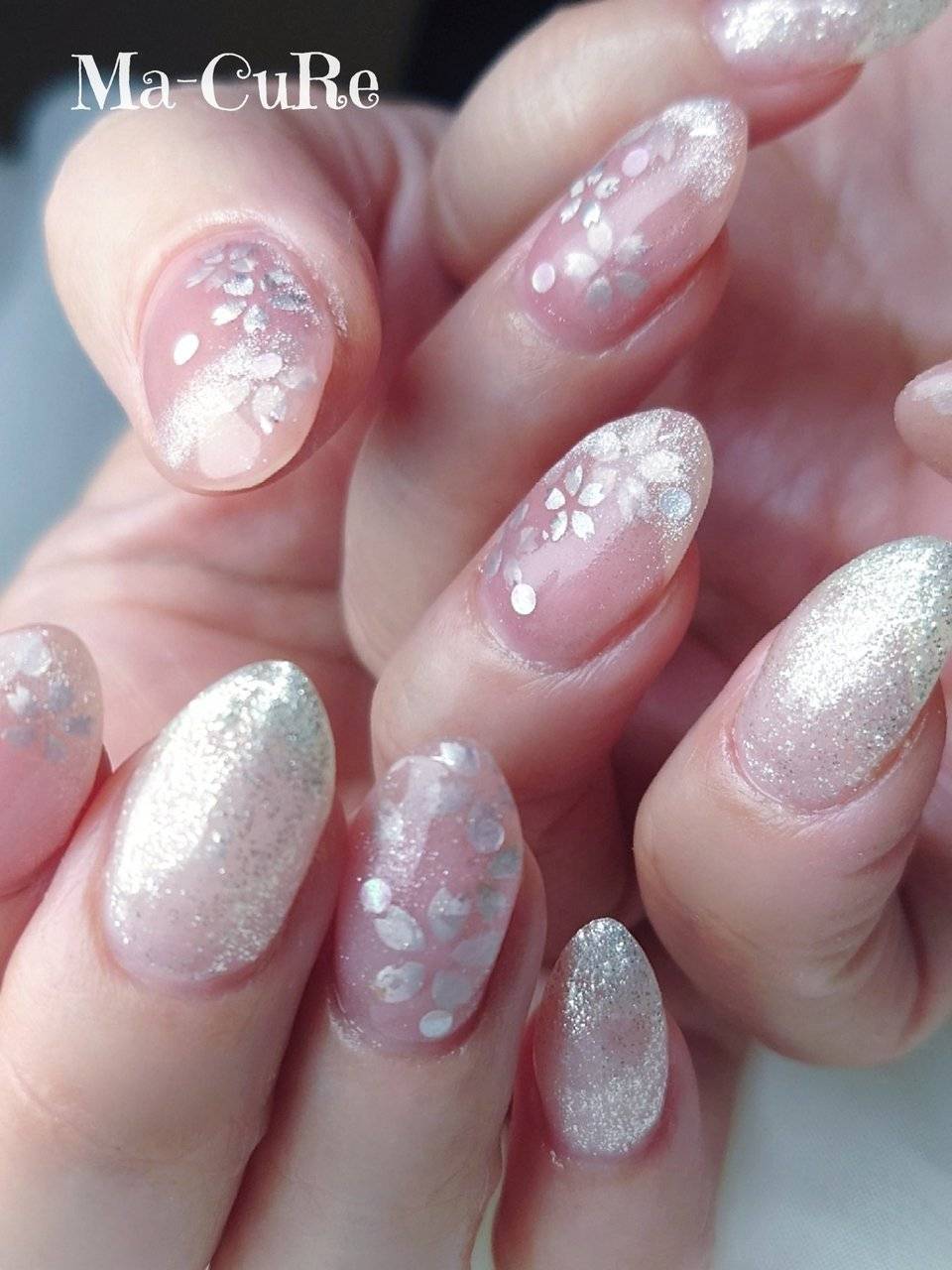 透け感ピンクネイル