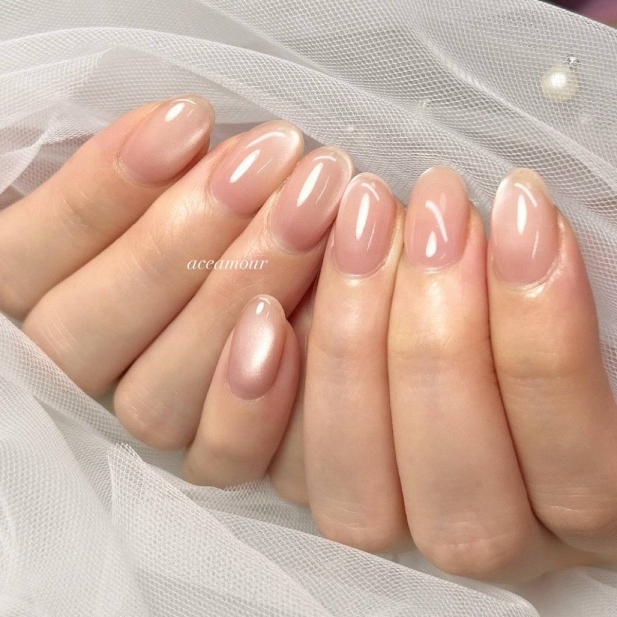 透け感ピンクネイル