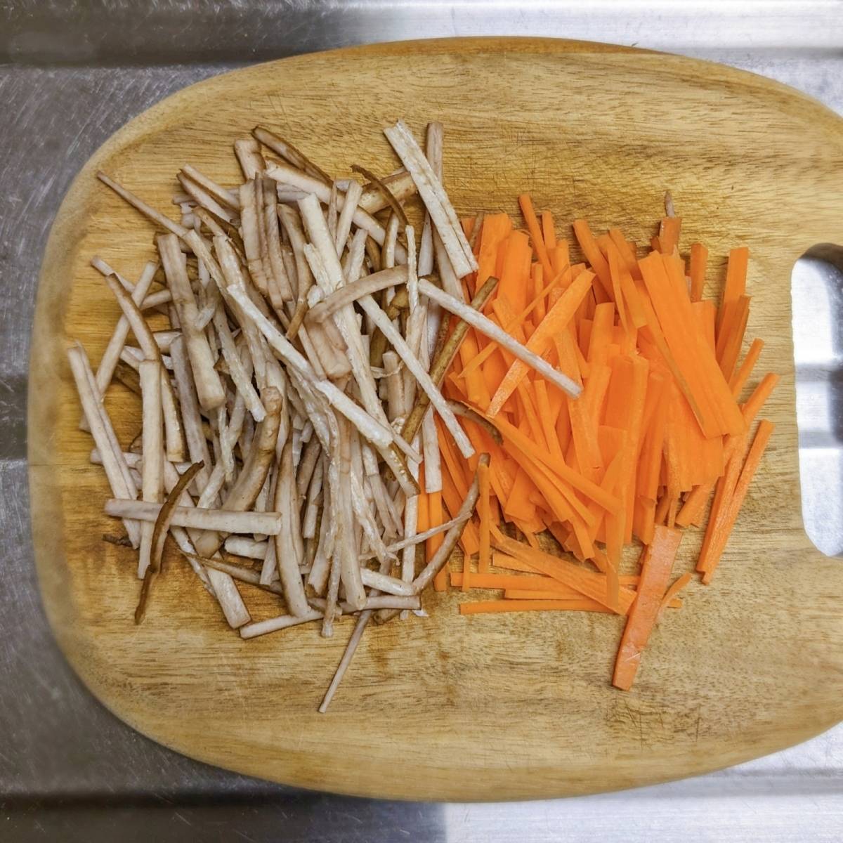 JAグループ公式の「人参ごぼうのすっぱ炒め煮」のレシピ