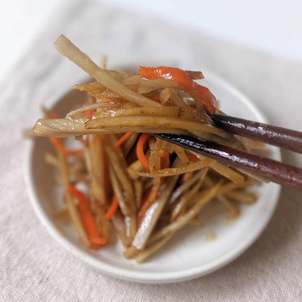 JAグループ公式の「人参ごぼうのすっぱ炒め煮」のレシピ