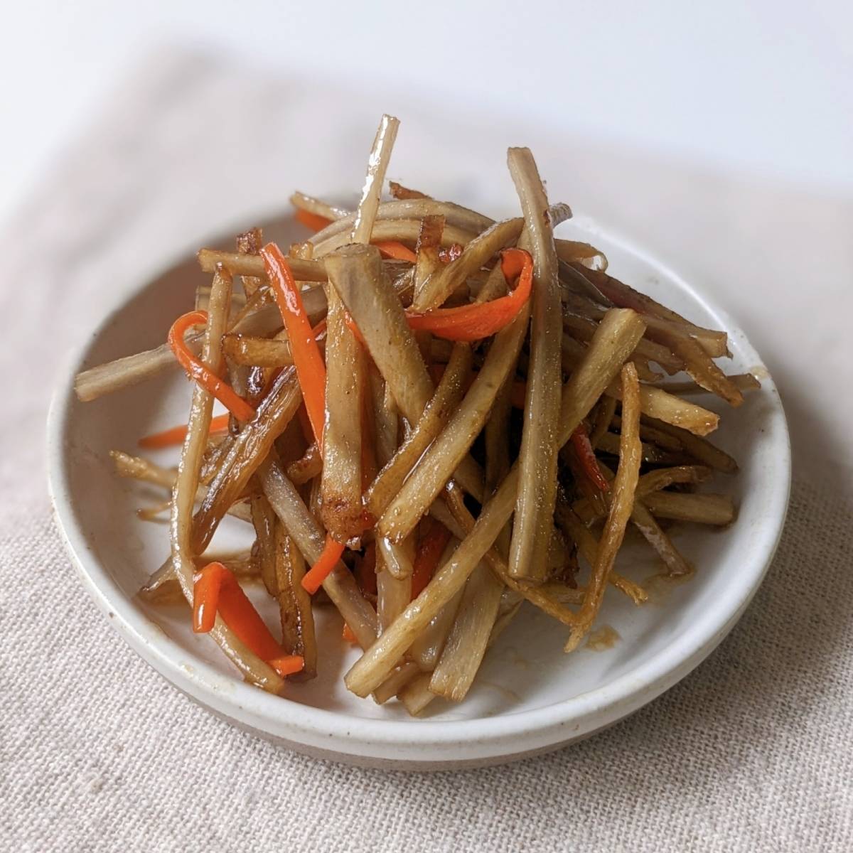 JAグループ公式の「人参ごぼうのすっぱ炒め煮」のレシピ