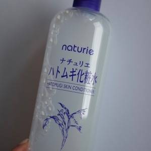 たっぷり使うのが正解！顔もボディもみずみずしく潤う「ハトムギ化粧水」