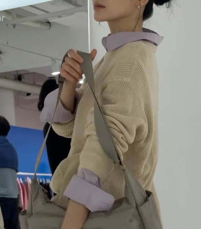 UNIQLO(ユニクロ) ピンクシャツ レイヤードコーデ