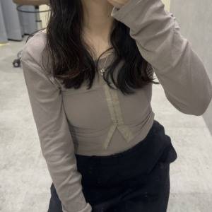 レイヤード迷子を卒業！悩まず決まる「ビスチェ×トップス」セット