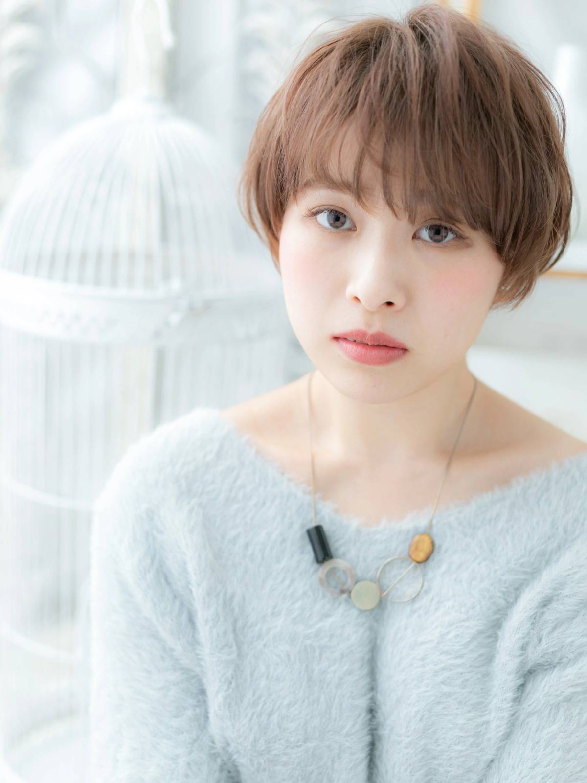 くすみカラーのナチュラルショート