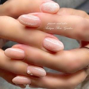 【2026年初春】トレンド感たっぷりだよ。最新ピーチピンクネイル5選